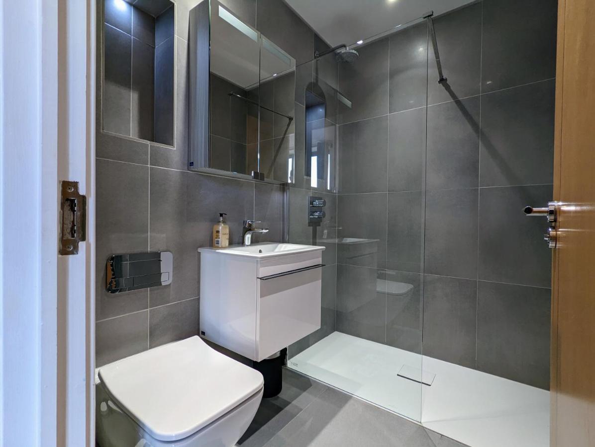 Bankside By Wycombe Apartments Хай Уикъмб Екстериор снимка